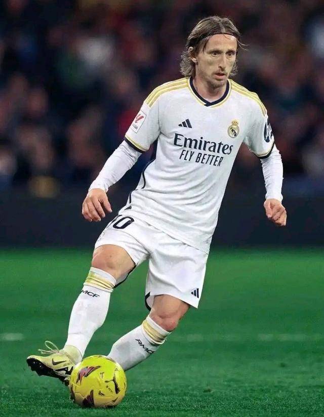 瓦塞尔超越鲍文升至马刺队史三分榜第四位